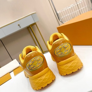 Chaussures décontractées pour hommes tendance 2025, légères, en cuir véritable, antidérapantes, résistantes aux chocs, respirantes, semelle augmentant la taille - Product Image 5