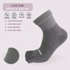 Chaussettes <span class=keywords><strong>de</strong></span> sport à cinq doigts à séchage rapide, taille personnalisée OEM, pour hommes et femmes, marathon en plein air, <span class=keywords><strong>avec</strong></span> bord élastique, logo OEM, chaussettes à orteils - Product Image 1