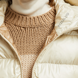 <b>Lightweight</b> Insulated Puffer Hoodie <b>Jacket</b> for <b>Women</b> Stylish Design for Windy Days Cozy Outerwear for Outdoor Wear Woven Weaving - Product Image 2