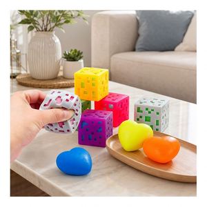 Juguete Sensorial Antiestrés de Corazón Luminoso en la Oscuridad, Cubo de Purpurina, Bola Blanda, Set al por Mayor para Exportación - Product Image 3