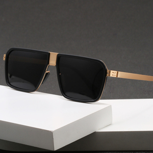 Gafas de sol cuadradas con montura grande Gafas de Sol de plástico y acero Gafas de sol polarizadas de moda <span class=keywords><strong>retro</strong></span> futuristas Uv400 - Product Image 1
