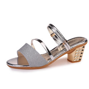 Estate autunno nuovi sandali da donna coreani leggeri e traspiranti con zeppa con tacco spesso <span class=keywords><strong>scarpe</strong></span> aperte - Product Image 4