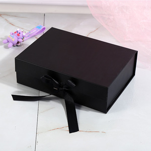 קופסת מתנה מגנטית שטוחה קשיחה בצבע שחור, למכירה סיטונאית מהמפעל, במבצע חם, MOQ נמוך, לאריזת בגדים וקוסמטיקה. - Product Image 4