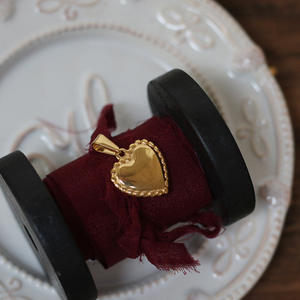 Vente en gros de petits bijoux à breloques en acier inoxydable plaqué or <span class=keywords><strong>Kweichow</strong></span> Moutai Pig Cactus Flèche Ange Collier à pendentif personnalisé solide - Product Image 5