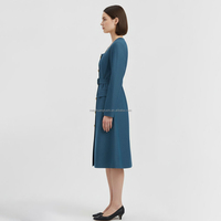 Robe cintrée à col carré sur mesure OEM, blazer de luxe à boutons dorés, manches longues, coupe trapèze, mini-robe ajustée pour femme, tenue de bureau élégante