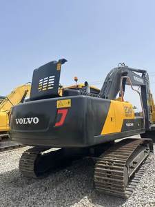 Excavatrice sur chenilles miniature d'occasion Volvo EC240, poids opérationnel de 22 tonnes, capacité de la benne de 1,2 m, puissance du moteur de 134 kW, pompe, moteur principal - Product Image 4