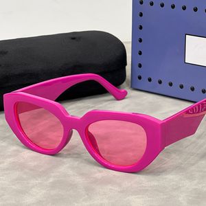 Gafas de Sol Cuadradas Nuevas al por Mayor para Hombre, Mujer y Jóvenes, Protección UV400, Montura Roja, Estilo Occidental, Protección Solar para Exteriores, Éxito en Ventas Transfronterizas - Product Image 5