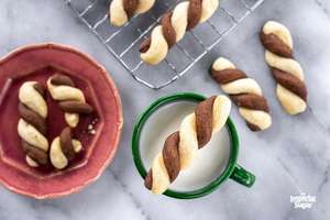 เครื่องทำบิสกิตไส้ช็อกโกแลตสองสีอัตโนมัติของบริษัทหยิง แมชชินเนอรี่ อินดัสเทรียล เครื่องหยอดไส้คุกกี้แบบบิด - Product Image 3