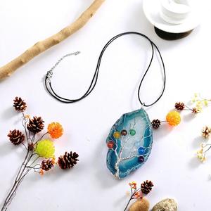 Kalung liontin batu akik alami manik-manik warna-warni pohon kehidupan buatan tangan sutra campuran perhiasan - Product Image 3