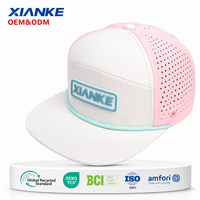 Casquettes de baseball X&K OEM personnalisées à visière plate avec patch en cuir, perforées au laser, pour hommes et femmes, promotion d'entreprise, groupe commercial
