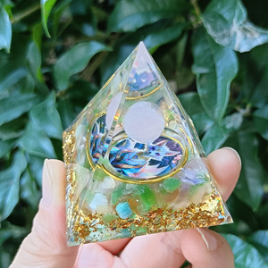 คริสตัลเพิร์พล ไพราไมด์ เรซิ่นอีพ็อกซี่ งานฝีมือ 5 ซม. รูปแมวตาแมวสีรุ้ง จิ้งจอกเก้าหาง ของตกแต่งโต๊ะทำงาน ของตกแต่งสัตว์เลี้ยง ของขวัญ - Product Image 4