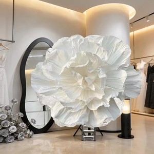 Grandi Fiori di Peonia in Carta Artistica di Alta Qualità, Fiori Bianchi Giganti per Decorazioni Matrimoniali e Vetrine - Product Image 1