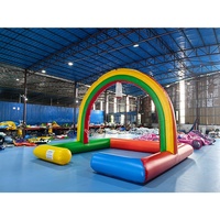 Piscine à bulles gonflable durable avec arche arc-en-ciel pour jeux de mousse et de savon en extérieur pour enfants