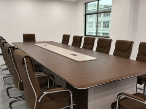 Table de conférence de luxe haut de gamme pour salle de réunion, grande table de réunion de bureau avec boîte d'alimentation intégrée, mobilier commercial moderne <span class=keywords><strong>sur</strong></span> mesure - Product Image 4