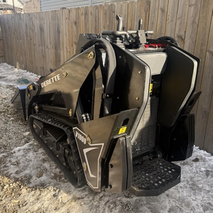 بيع من المصنع مباشرة 25Hp ديزل تعمل بجهاز تحكم عن بعد Derette V1000 رافعة زحافة صغيرة انزلاقية التوجيه - Product Image 5