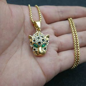 Pendentif tête de léopard en acier inoxydable avec yeux rouges, verts et bleus, plaqué or, breloque thématique pour collier, cadeau - Product Image 5