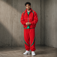 Ensemble de survêtement pour homme personnalisé OEM ODM, veste de survêtement en nylon rouge et vert, pantalon à poignets élastiques, style rétro, fabricant d'articles de sport