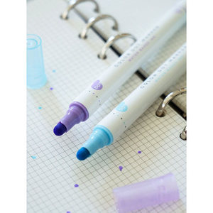 Set di penne evidenziatore punto pastello 2 pezzi blu e viola carino punta piatta e obliqua per uso scolastico in plastica confezionata come Set - Product Image 1