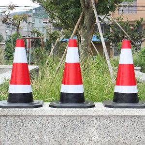Cono de Tráfico de Goma de 50 cm, Cono de Advertencia Reflectante para Seguridad Vial, Montaje en Suelo, Estándar IP65 - Product Image 2