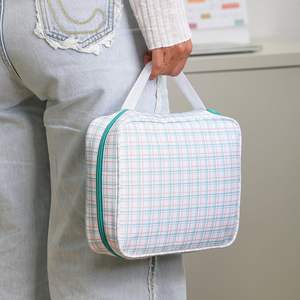 Muestra Gratuita de Fundas para Biblia de Poliéster Personalizables con Arte Cristiano, Cierre de Cremallera Perfecto, Asa Impermeable con Diseño de Mujer - Product Image 3