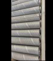 Tuyaux/caches cylindriques perforés en maille métallique personnalisés et variés