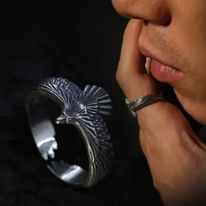 Cincin terbuka elang Vintage untuk pria penyebaran sayap bulu cincin dapat disesuaikan aksesoris sehari-hari