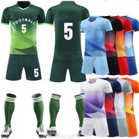 Maillot de football personnalisé 100% polyester léger respirant à séchage rapide col rond Shorts Impression numérique Nom Numéro pour les équipes