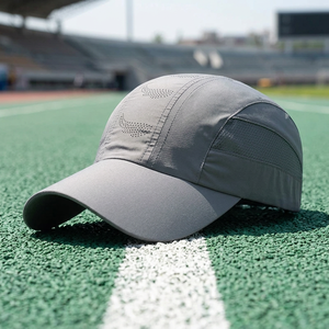 Gorra de béisbol impermeable de secado rápido personalizada, gorra deportiva de poliéster para exteriores, transpirable, ajustable, con logotipo y color personalizados OEM. - Product Image 1