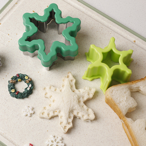 Emporte-pièces et emporte-pièces à sandwich flocon de neige très populaires pour enfants, moules à pain grillé, machine à sandwich thème Noël, gadgets de cuisine - Product Image 3