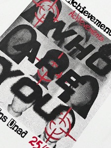 Camiseta blanca retro con estampado grande, estilo hip-hop, personalizable. Apto tanto para hombres como para mujeres. F10 - Product Image 3