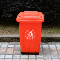 Seau de rangement extérieur en plastique de 60 L à ouverture supérieure, poubelle avec couvercle roulant et roues, vente en gros