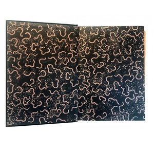 Impression de livres reliés en couverture rigide de haute qualité avec estampage à chaud doré sur demande, bords pulvérisés et jaquette protège-poussière - Product Image 5