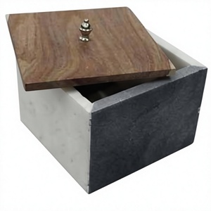 Caja de pan con tapa de mármol gris cuadrado de calidad estándar Premium con perilla de latón - Product Image 1