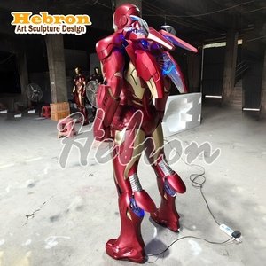 Statuetta di Iron Man a grandezza naturale di alta qualità in vendita, con parti illuminate multiple del modello del personaggio <span class=keywords><strong>Marvel</strong></span>, realizzata in resina. - Product Image 3