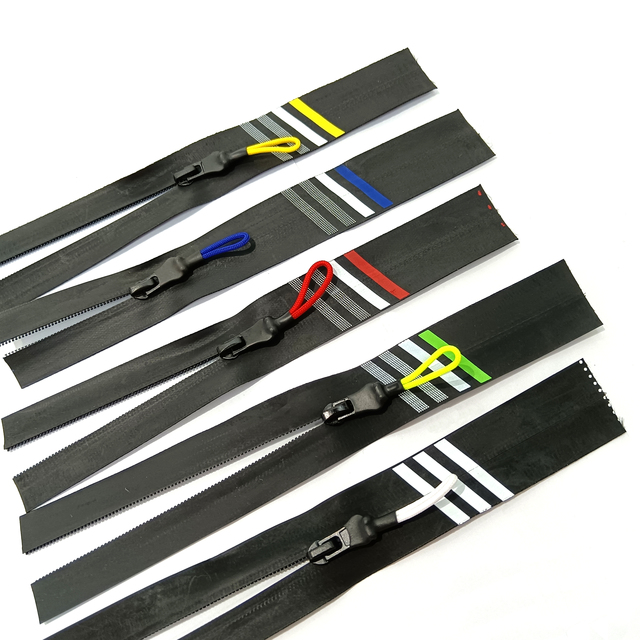 High Quality Fashion Customized 3# PU Nylon Waterproof Zipper for Sportswear