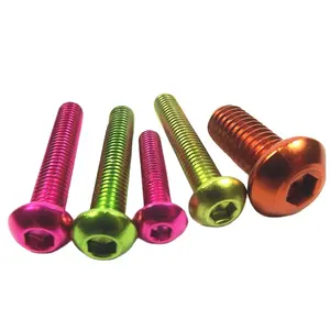 Özel 6061 6063 7075 hex renk alüminyum m3 m5 m6 m7 m20 çamurluk jdm pembe kırmızı altın somun cıvata takım anodize alüminyum cıvata renkli