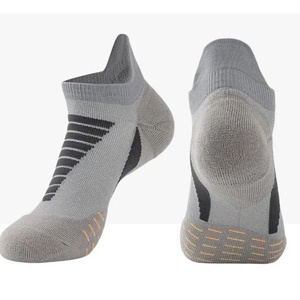 Calcetines Deportivos Personalizados al por Mayor para las Cuatro Estaciones, con Base Acolchada, para Ocio, Deportes al Aire Libre, Correr, Fútbol, Baloncesto - Product Image 4