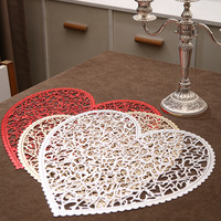 Set de table de mariage en PVC en forme de cœur, imperméable, antidérapant, résistant à la chaleur, décoration de table, chemin de table