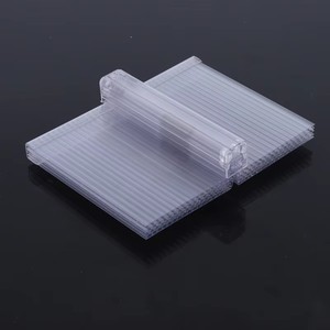 Panneau de <span class=keywords><strong>toiture</strong></span> en <span class=keywords><strong>polycarbonate</strong></span> à double alvéolage transparent, haute résistance au feu, avec système de fixation à double crochet, pour panneaux solaires et tôles gaufrées en PC - Product Image 3