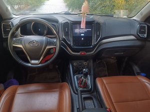 Auto Usado Modelo 2016, 7 Asientos, Motor de Gasolina, Transmisión Manual, Motor Delantero, Tracción Trasera, SUV, Van - Product Image 6