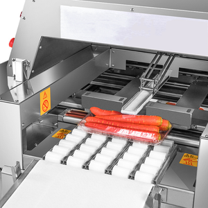 Machine d'emballage horizontale automatique pour supermarchés, pour légumes, fruits, fruits de mer et viande, avec emballage sous film étirable. - Product Image 3