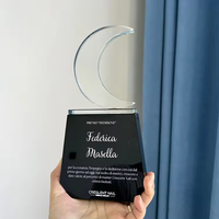 Plaque en verre cristal transparente en forme de lune avec gravure de logo personnalisée et base pour récompenses de compétition