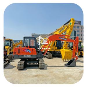 Excavadora Hidráulica Usada Original de Corea de Alta Calidad a Bajo Precio, DOOSAN DH55, Excavadora Dh55 Roja en Buenas Condiciones - Product Image 1