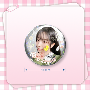 Badge K-pop double flash 58 mm - Design brillant et holographique pour la décoration de sacs à dos - Product Image 4