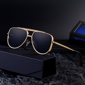 Lunettes de soleil aviateur de luxe pour hommes, monture dorée, lentille PC, protection UV400, avec charnières à ressort, emballage en boîte, Ksl 98292 - Product Image 1