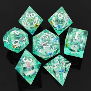 Neues Liquid Core Embossed Element Harz Würfel Set Spiel Würfel Zubehör DND Sharp Clear Resin Würfel Set