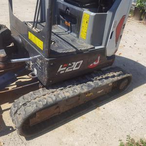 Pelleteuse d'occasion 2 tonnes <span class=keywords><strong>Bobcat</strong></span> E20 <span class=keywords><strong>E17</strong></span> S300 taille extra <span class=keywords><strong>mini</strong></span> deuxième <span class=keywords><strong>pelle</strong></span> compacte légère prix bon marché - Product Image 5