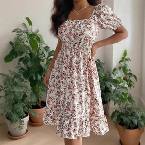 Collection Printemps/Été Robe mi-<span class=keywords><strong>longue</strong></span> trapèze à imprimé floral, col <span class=keywords><strong>carré</strong></span>, taille nouée, manches courtes et ourlet à volants, coupe pour la vie quotidienne - Product Image 2