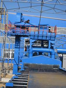 Machine de sablage automatique à haute production et à économie d'énergie avec convoyeur à bande en treillis métallique pour sablage et polissage - Product Image 6