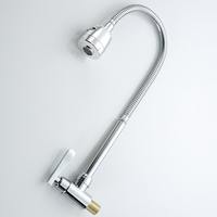 Robinet cascade moderne de conception élégante - Robinet à long col mural en alliage de zinc, rotation à 360 degrés pour utilisation en eau froide dans les hôtels et les cuisines